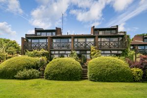 Mallard Place, Strawberry Hill- click for photo gallery